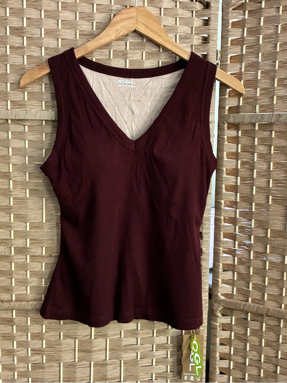 NWT OGL Vneck Built-In Bra Tank Medium Ruby - Picture 2 of 6